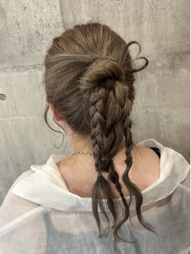 ディアーバイラポールヘア(Dear by RAPPORT HAIR) 編みおろしハートアレンジ