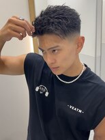 ファミリア 新宿(familiar) 短髪フェード フェザーアップ
