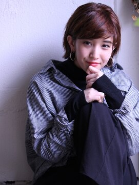 アトリエパーランプ(Atelier par LAMPE) ベージュピンク斜めバング外国人風外ハネウルフボブレイヤーj3