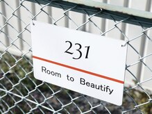 231ルームトゥビューティファイ(231 room to beautify)の雰囲気（-parking-フェンスのロゴを目印に駐車してください　）