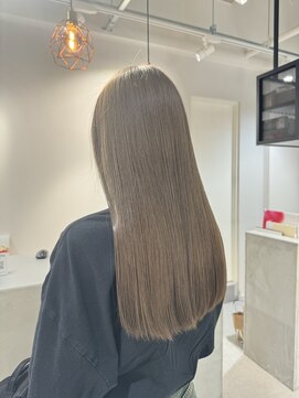 キュエム(Cuem) 【Cuem 小原】ミルクティーグレージュ