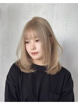 ロムーク 表参道(LOMKH)&nbsp;レイヤーカット×ミルクティーブロンド