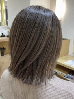 リアン(Lien)の写真/白髪染めでもデザイン性は妥協しない！一人ひとりの髪色を見極め、明るく華やかな仕上がりを全力サポート☆