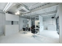 ヘアー ヒール コルピレ(hair heal Colpire)の雰囲気（スタイリッシュな空間で素敵なデザインと癒しを提供します。）