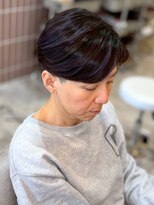 フラワーズ(Flowers)&nbsp;☆大人ショート 刈り上げ 紫ハイライト 紫カラー 40代 ツヤ髪