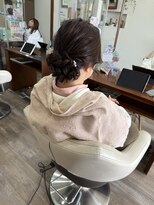 コジック ヘアアンドアイ(Cogic hair & eye)&nbsp;大人可愛いシニヨンお団子ヘアアレンジ結婚式二次会お呼ばれ