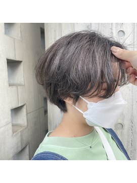 リバレッジ 広尾(Leverage) 細めハイライト柔らかシルバーグレー