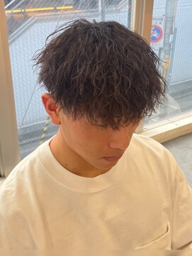 バース バイ ハピネス(BIRTH by happiness) 縦落ちツイストスパイラルパーマ　ツイスパ　刈り上げマッシュ