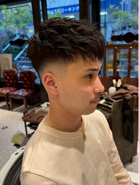 ルドローブラントオオサカ(LUDLOW BLUNT Osaka) 【LUDLOW　BLUNT】フェードカット バーバーヘア ショートパーマ