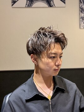 ドゥーエン 花園店(DoEN) 大人ショート　ツーブロック　テーパーフェード