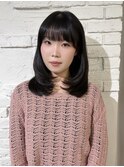 暗髪でも動くミディアムレイヤー
