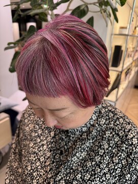 ステア ケース(stair case) 白髪はあえて残すスタンス！　地毛活かしハイライト