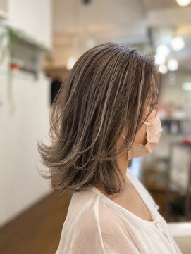 フルール(fleur) 白髪ぼかしハイライト ミディ