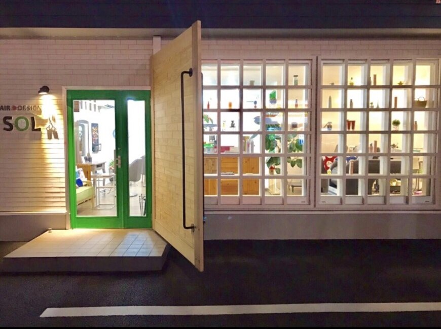 古川駅の東口を出て国道108号線の方向への写真(出典:beauty.hotpepper.jp)