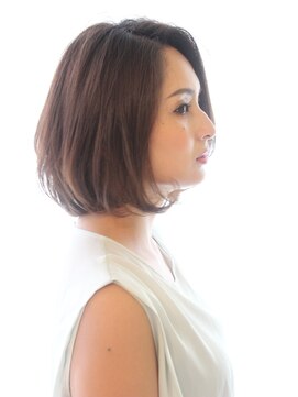 レウナ 外苑前(Reuna) 30代40代に人気ワンカールボブで大人綺麗なスタイル