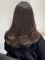 ヨロ 小岩(YOLO) レイヤーカットハイライトショートヘアイルミナカラーオージュア