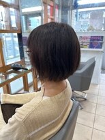 スタジオ アルファプラス 日暮里店(studio α+)&nbsp;ステップボーンカットカットボブショートハイライト白髪ぼかし/