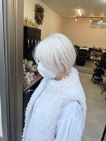 アイセ(I.se Eir TOKYO)&nbsp;ホワイトカラー×ショートスタイル