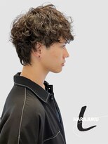 ラレイ ハラジュク(Lalei harajuku)&nbsp;原宿メンズパーマツイストスパイラルパーマスパイラルパーマ眉毛