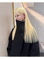 ローレン(Lolen.)&nbsp;ロングのホワイトブランドと顔まわり　ふじゆー