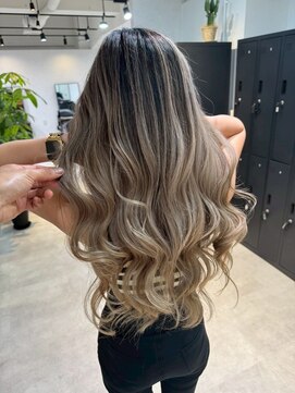 メリー オオサカ(Merly Osaka) contrast balayage