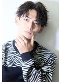 ツイスパ センターパート スパイラル 刈り上げ