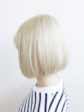 ルフレ 新宿歌舞伎町店(Reflet) ホワイトカラー