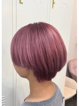 クレア バイ グレープバイン 金沢文庫(CLAIRE by GRAPEVINES) ピンク／ダブルカラー／ブリーチ／暖色／ショート／派手髪カラー