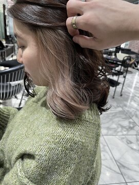 アピッシュ ギンザ(apish ginza) 誰でも挑戦しやすいインナーカラー