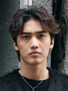 レタッチバイフィフス(RETOUCH by fifth) センターパートウルフカットシャドウパーマニュアンスパーマ