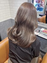 ルノン フィージュ(LUNON fieju)&nbsp;黒髪クラゲヘアーオリーブグレー小顔ココアベージュ