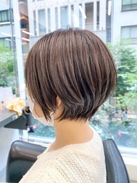 デューヘアー(due hair) 大人っぽさを残した丸みショート