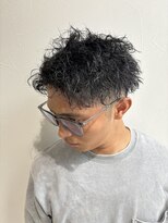 ツイストパーマショートレイヤーツーブロックメンズカット