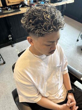 バーバーショップ フォーシーズン(BAR BER SHOP FOURSEASON) 極道パーマ/バックパーマ/スキンフェード