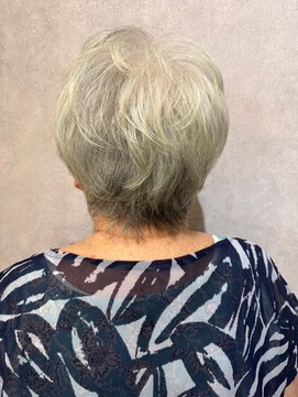 ウィスプ 赤羽店(wisp) 大人のエイジングケア 白髪を生かしたショートヘア#2