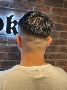 ブロートーキョーバーバーショップ 神田店(Bro Tokyo BARBERSHOP) 【神田】ビジネス震災刈リフェード