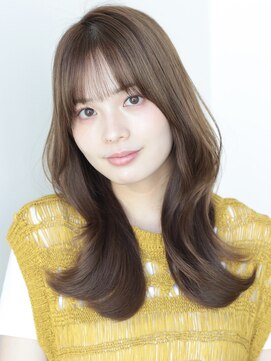 アフロート トウキョウ(AFLOAT TOKYO) 【高木美緒】外ハネが可愛いくびれレイヤー