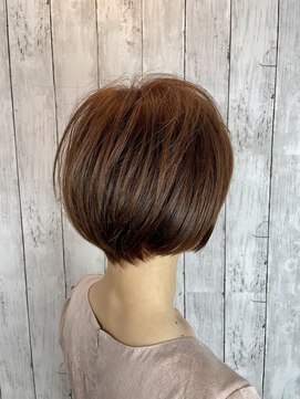 ビューティドレッセヤマノ 池袋パルコ(Beauty Dresse YAMANO) 【カラー】【ショート】【白髪ぼかしハイライト】【ボブ】