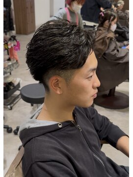 ビスポーク(BESPOKE) 刈り上げフェザーショート