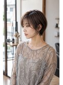 シースルーバング耳掛け小顔丸みショート美人見え