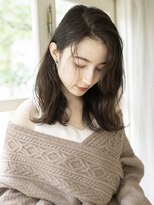 ルフュージュ(Refuge)&nbsp;顔まわりを柔らかく見せる大人レイヤー