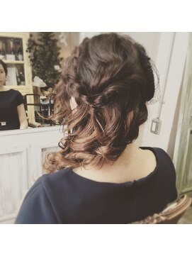 キミ(kimi) 【kimi】大人かわいいルーズなヘアアレンジ♪