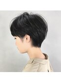 20代30代/丸みくびれ黒髪マッシュショート