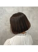 前下がりボブ　透明感グレージュ