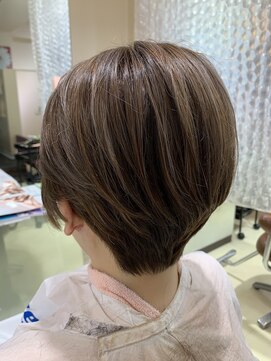 アズール 草加(azule) ショート×ハイライトベージュカラー[草加／草加駅東口]