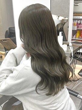 リラ バイ ミラ 新宿(LILA by MILA) ブリーチなし地毛風カラー/前髪あり韓国風こなれミディ/新宿