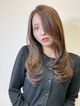 レヴィア(REVIA) おとなレイヤースタイルセミロング