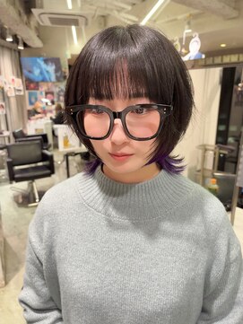 トーキョー オタクヘアー(TOKYO OTAKU HAIR) ウルフカット インナーカラー メガネ