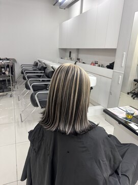 アライブ ハラジュク(ALIVE harajuku) 【ALIVE yu-ki ホワイトベージュのアンブレラカラー】