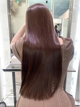 シェリ ヘアデザイン(CHERIE hair design)の写真/ダメージを抑えた縮毛矯正。真っすぐすぎず巻き髪も◎自然な仕上がりに！[福岡/天神縮毛矯正/髪質改善]